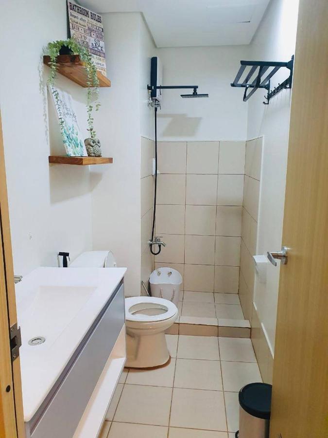 2 Bedroom Condo Vine Residences Quezon City With Pool Wifi Karaoke Board Games Netflix Екстер'єр фото