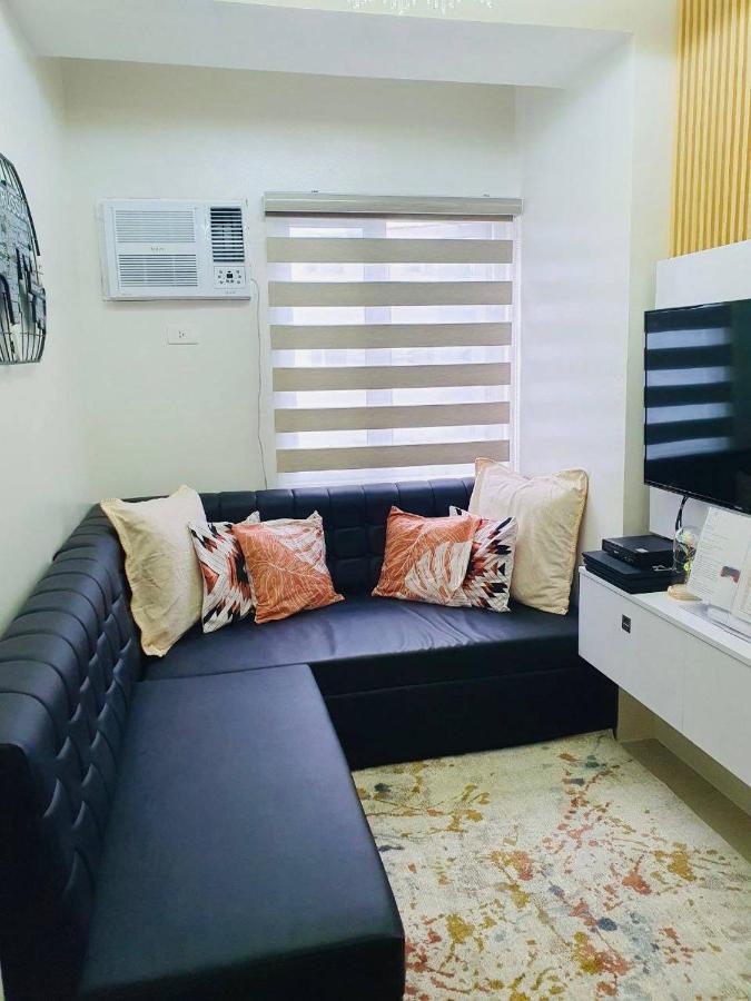 2 Bedroom Condo Vine Residences Quezon City With Pool Wifi Karaoke Board Games Netflix Екстер'єр фото